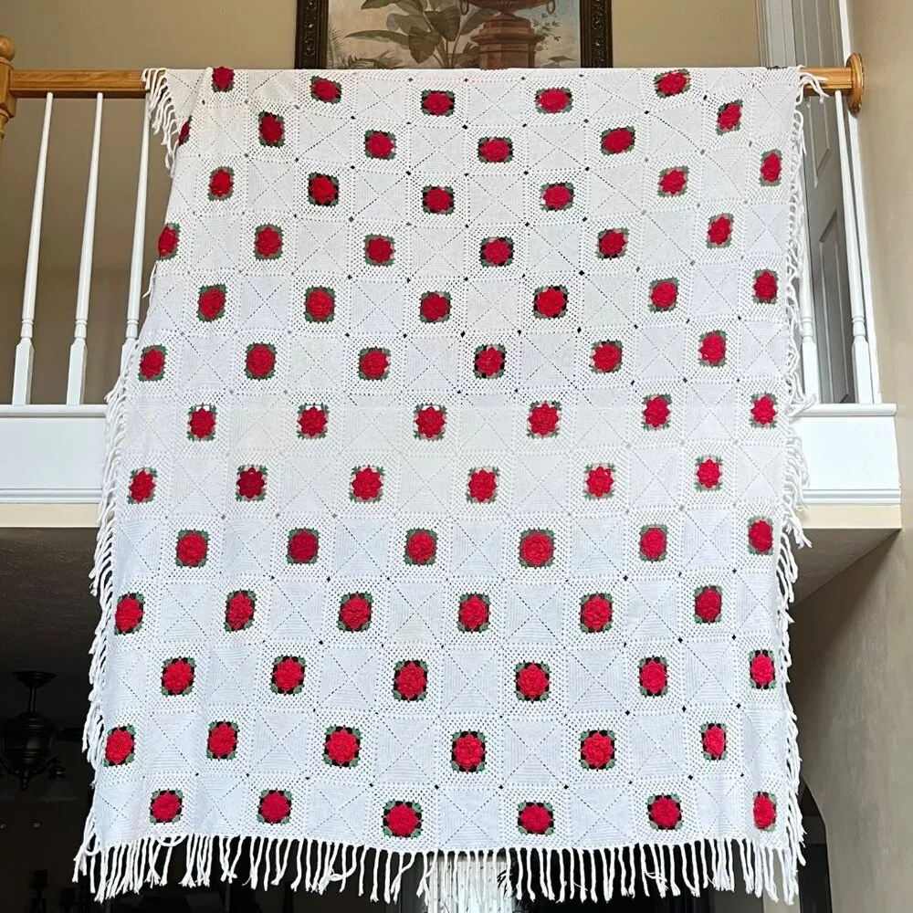 Handmade Vtg Crochet‎ Twin Blanket Granny Square Red Rose Tassel Fringe Cottage
